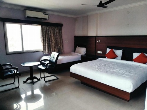 Hotel Udhayam International image 2