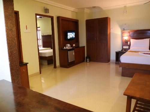 Hotel Udhayam International image 3